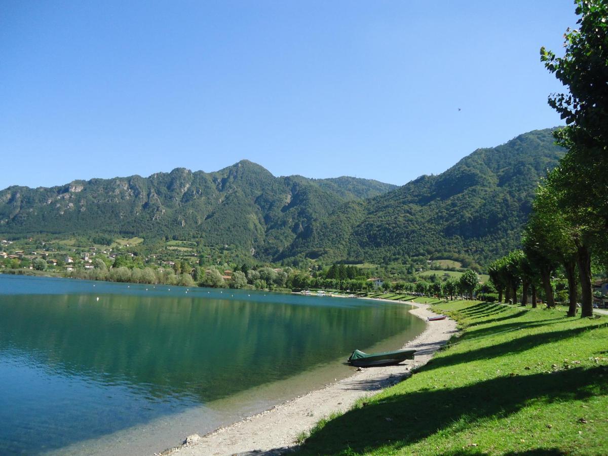 Casa Carla, Bis 4 Personen, Garten, Balkon Mit Blick Auf Den See Und Die Berge Crone Extérieur photo