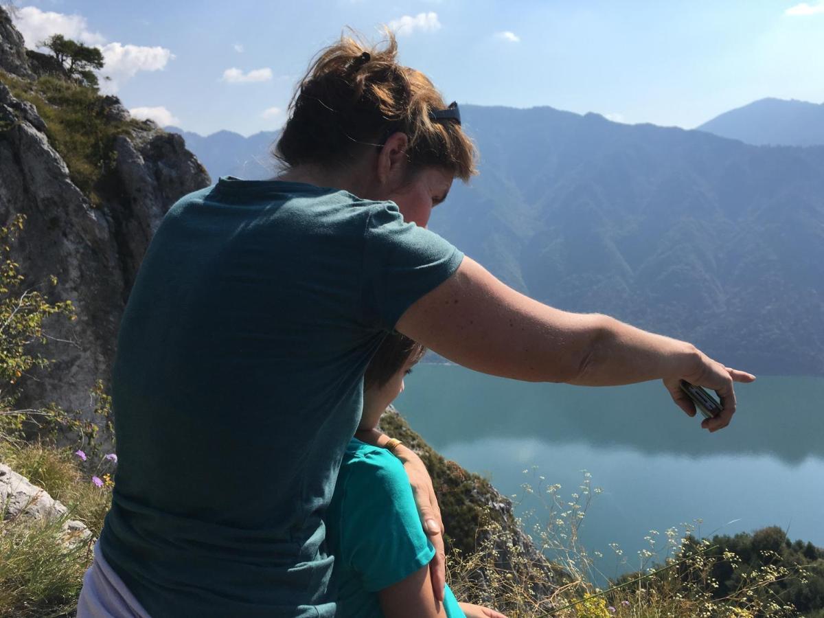 Casa Carla, Bis 4 Personen, Garten, Balkon Mit Blick Auf Den See Und Die Berge Crone Extérieur photo