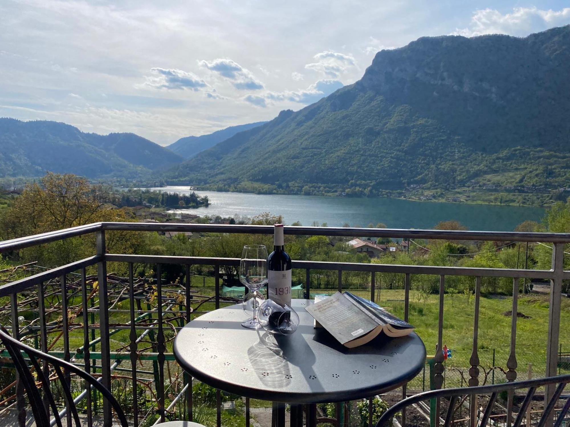 Casa Carla, Bis 4 Personen, Garten, Balkon Mit Blick Auf Den See Und Die Berge Crone Extérieur photo