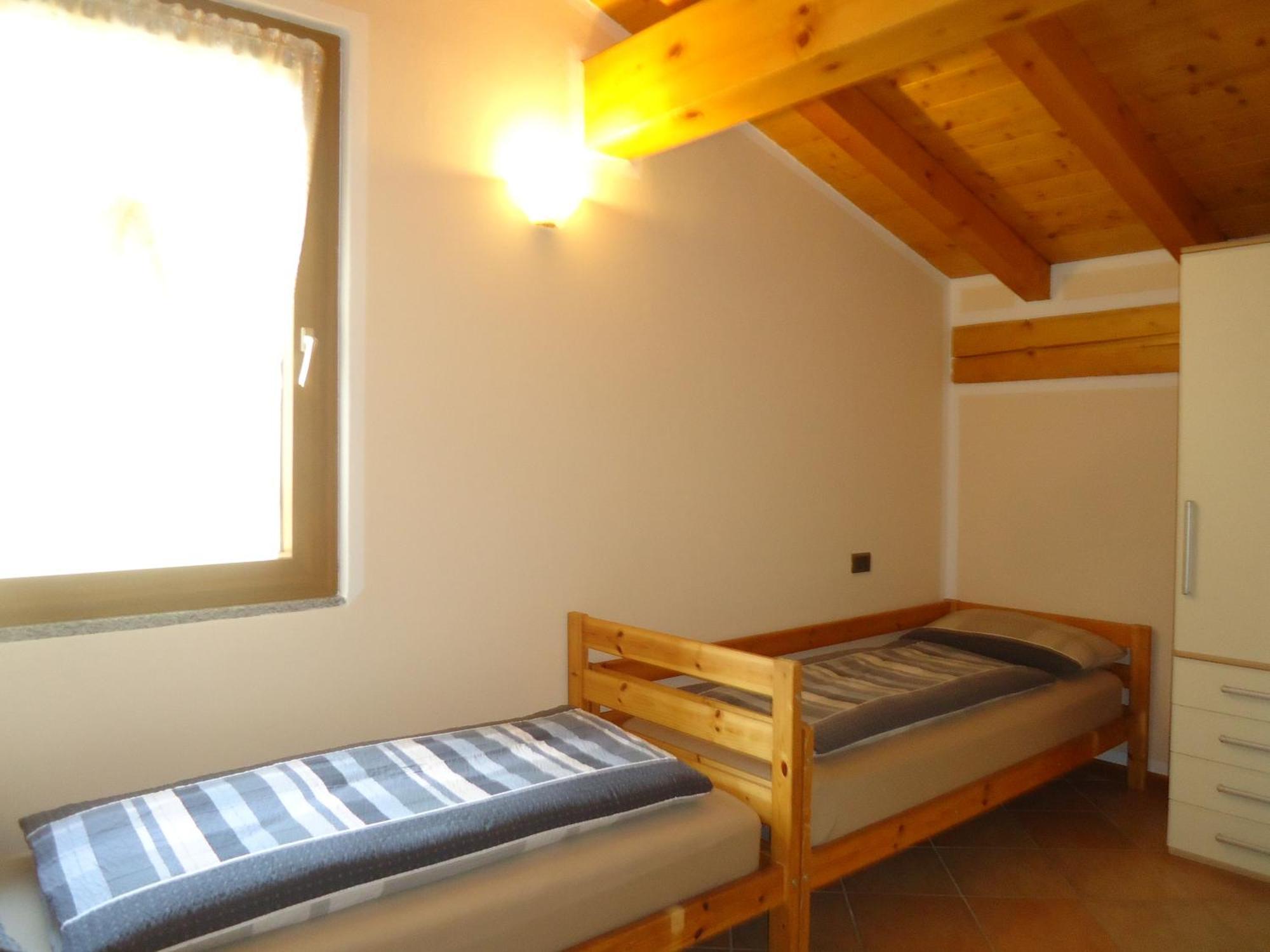 Casa Carla, Bis 4 Personen, Garten, Balkon Mit Blick Auf Den See Und Die Berge Crone Extérieur photo