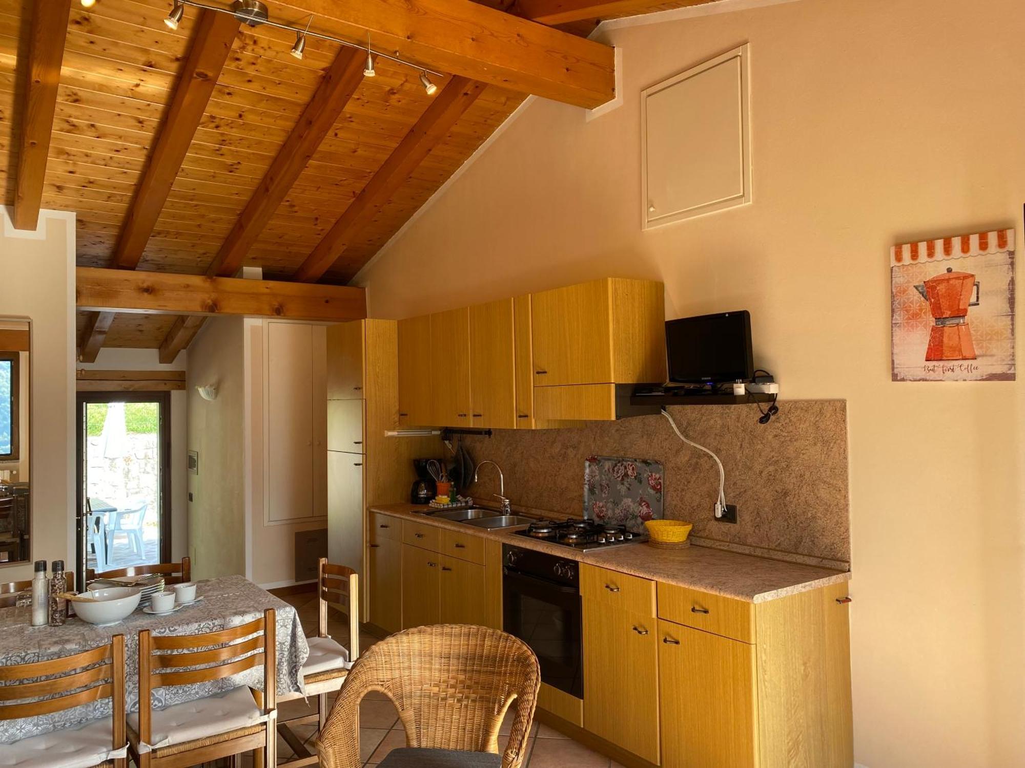 Casa Carla, Bis 4 Personen, Garten, Balkon Mit Blick Auf Den See Und Die Berge Crone Extérieur photo